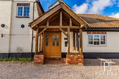 Finished oak porch - professional shot